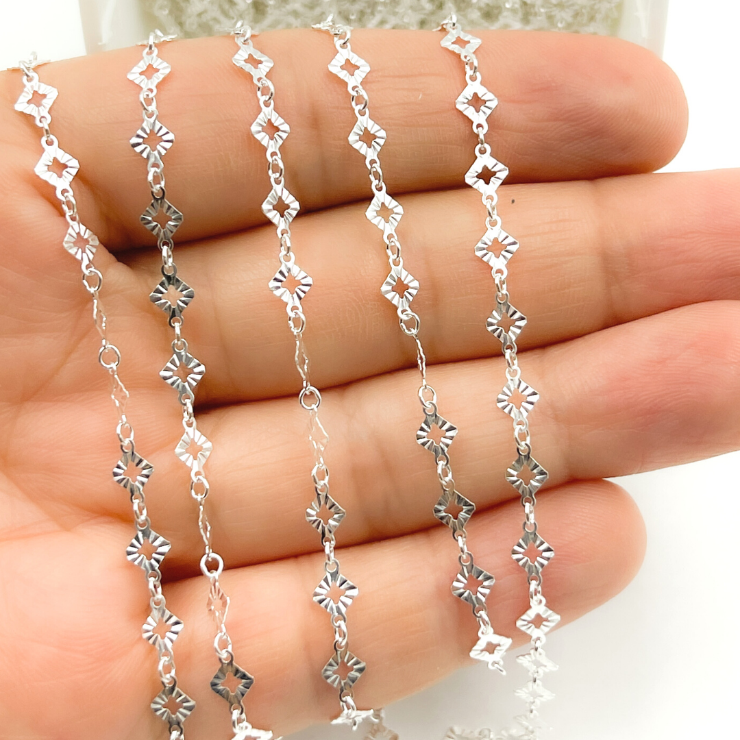 V18DCSS. Sterling Silver Hammered Diamond Shape Link Chain