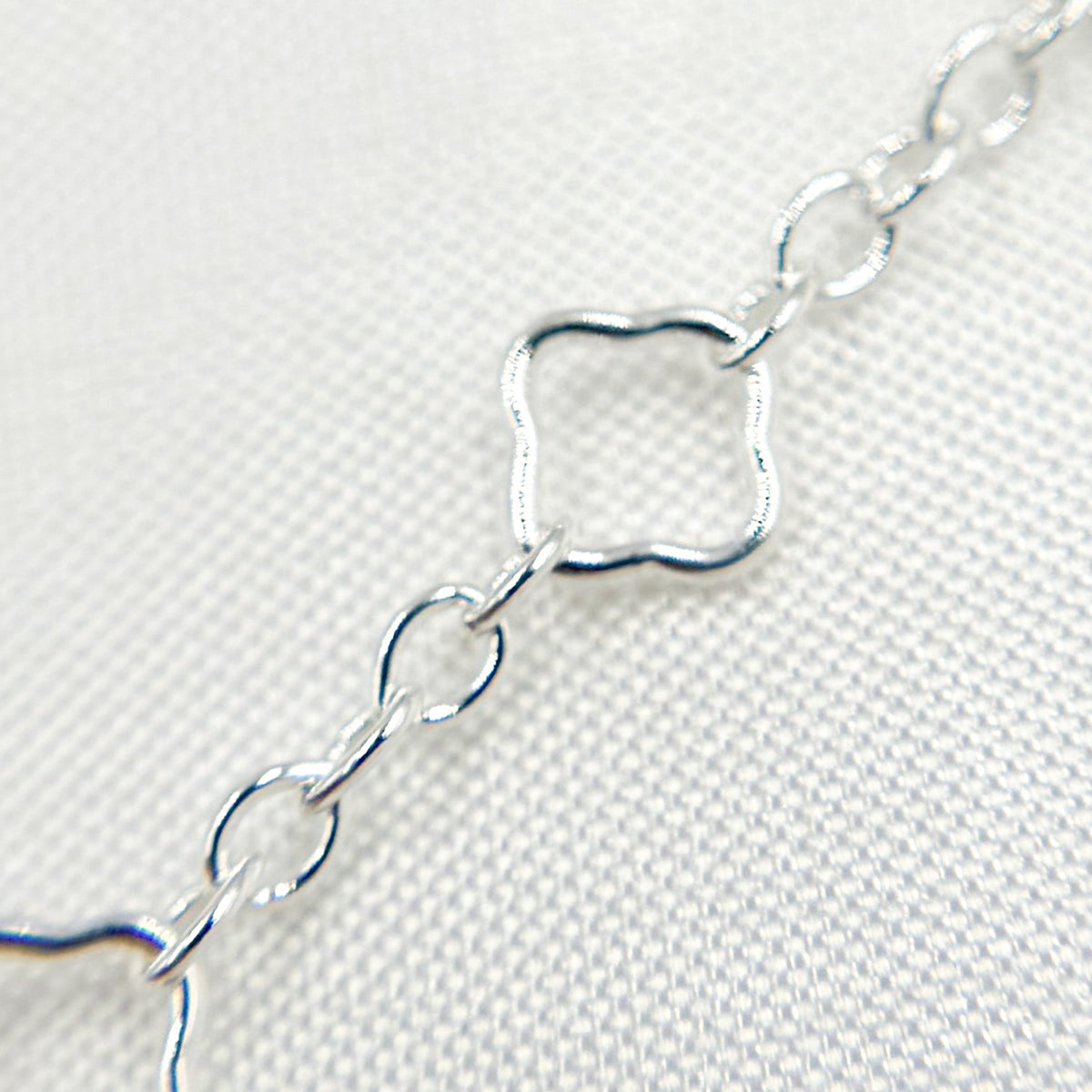 V251SS. Sterling Silver Clover Link Chain