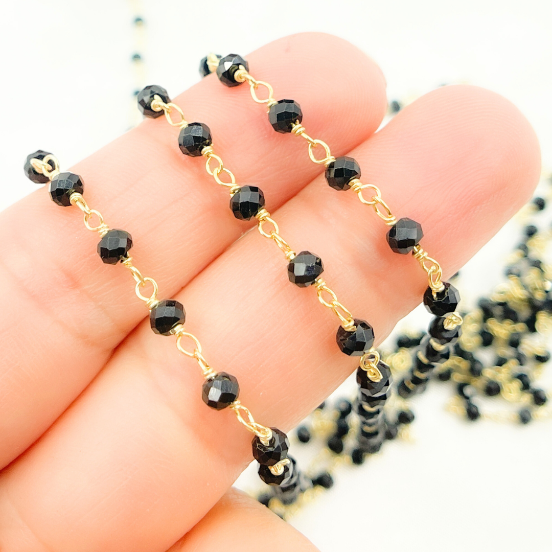 BSP40. Black Spinel Gold Plated Wire Chain