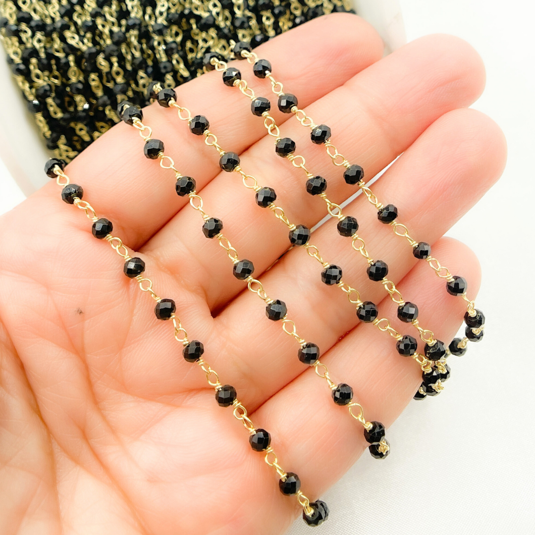 BSP40. Black Spinel Gold Plated Wire Chain